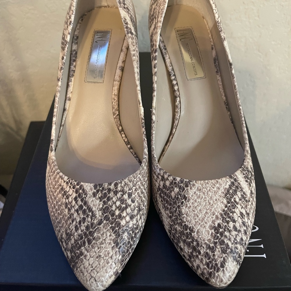 Zitah Snake Skin Print Pumps
